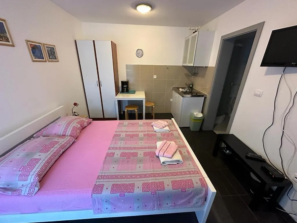 Violeta Medulin Apartment 0*,  Croatia