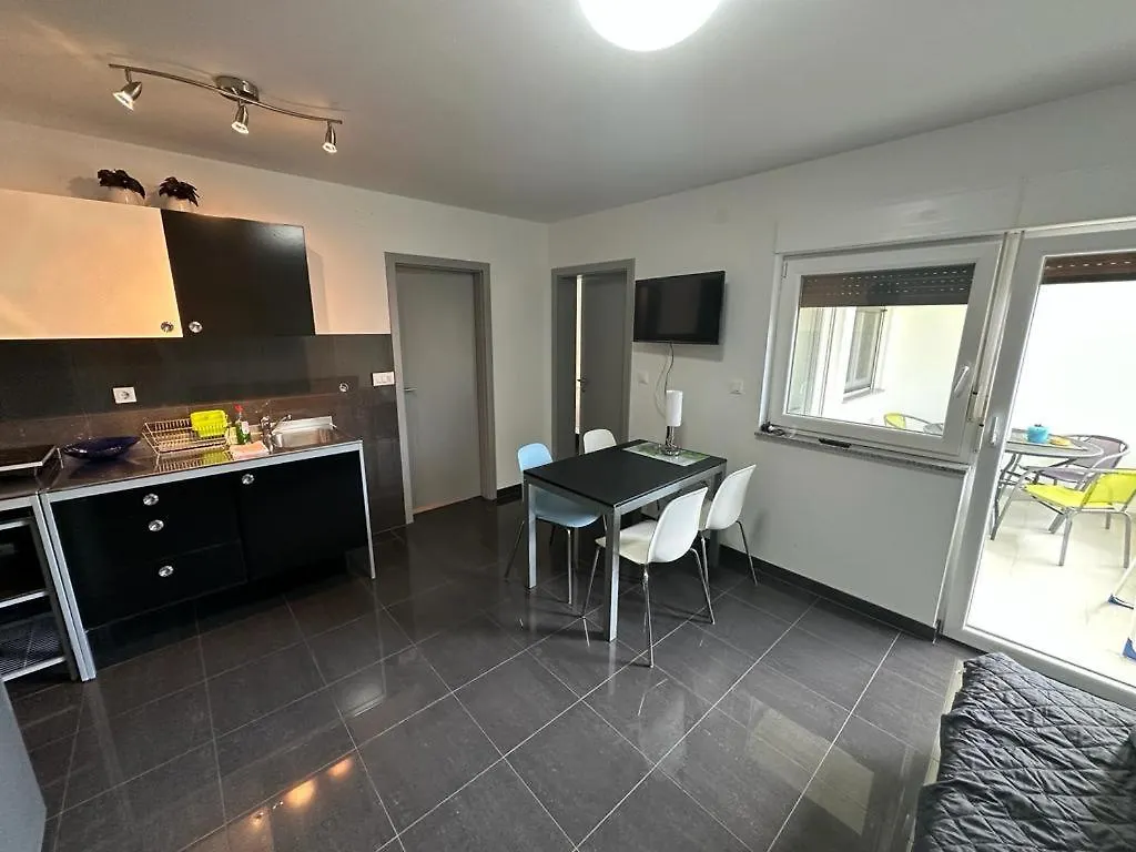 Violeta Medulin Apartment 0*,