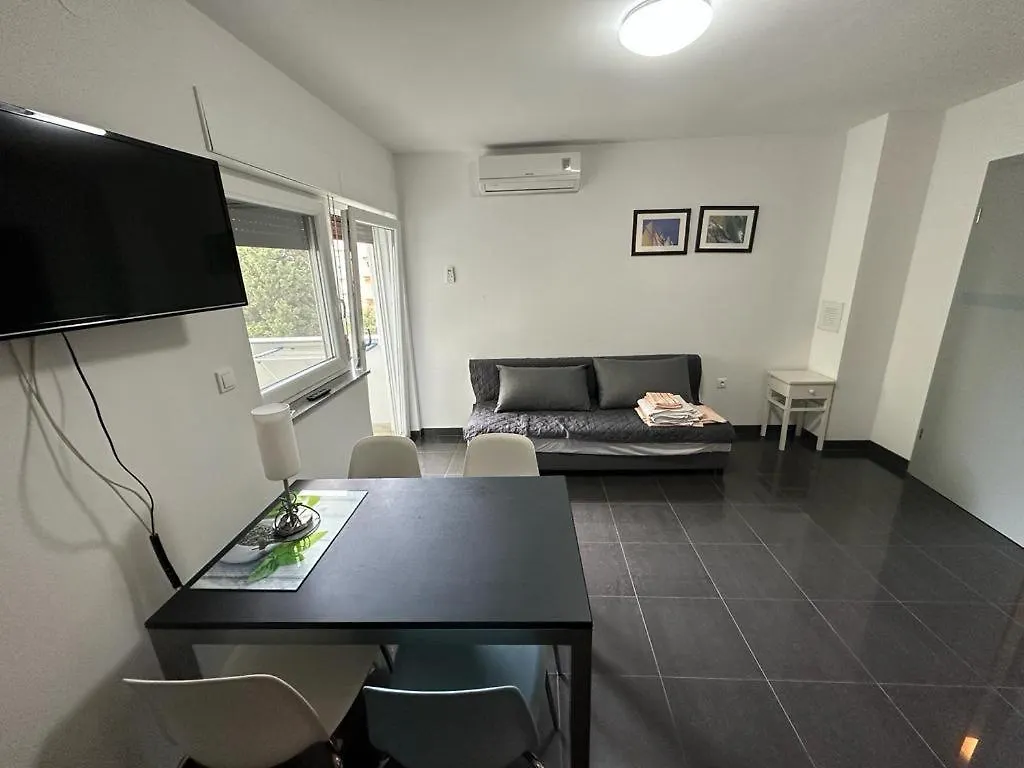 Violeta Medulin Apartment 0*,